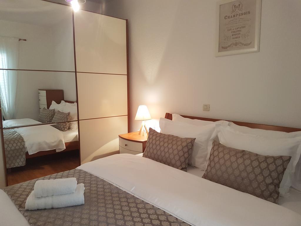 Apartmani Eterovic Baska Voda Exterior photo